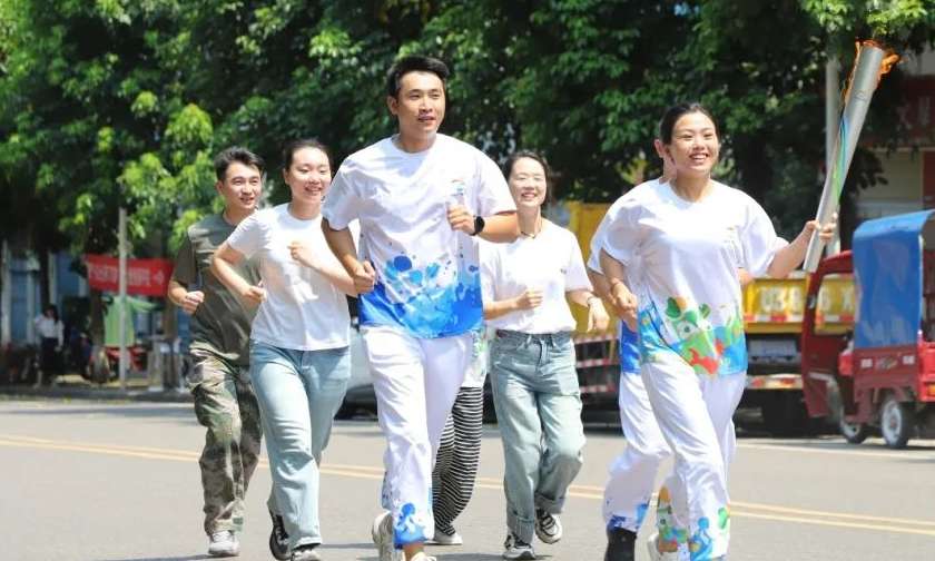 双槐镇：七运火炬棒棒相传 掀起全民健身热潮