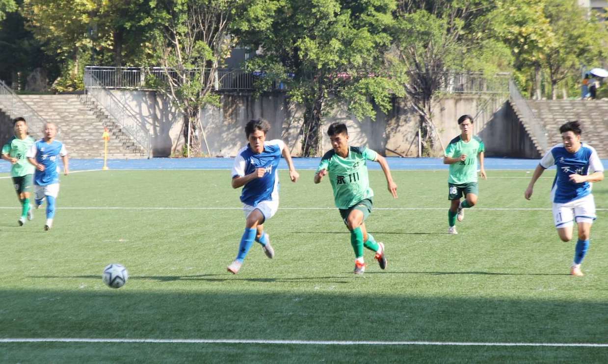 激战正酣！15支足球代表队逐梦合川绿茵场