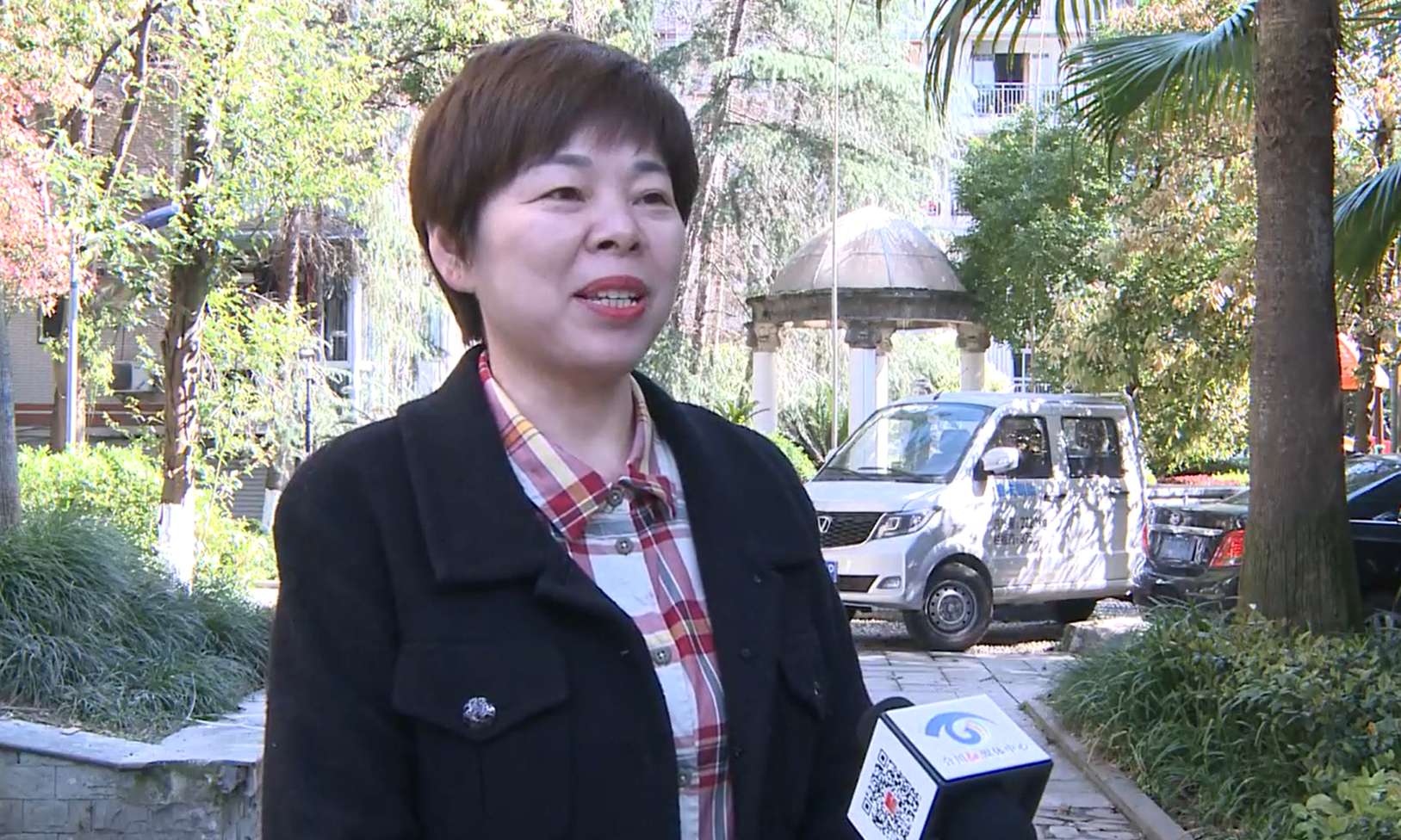 市民汪学渝：文明观赛，维护赛场秩序和整洁