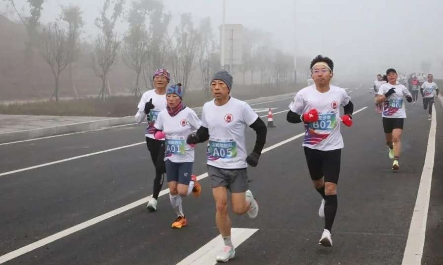 助力市七运会！2023世纪金马花滩马拉松团体邀请赛举行