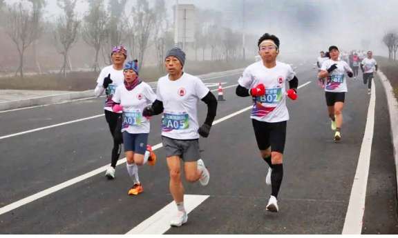 助力市七运会！2023世纪金马花滩马拉松团体邀请赛举行