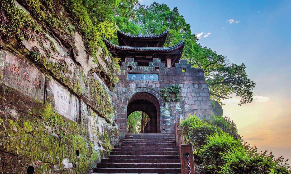 国潮风正起 钓鱼城景区宋风范儿 真的很可以~