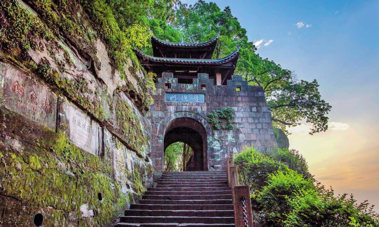 体验民俗文化，玩转非遗集市，快来合川钓鱼城景区赶大集！